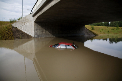 スウェーデン南部で激しい雨、道路冠水や火事などの被害