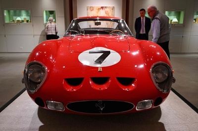 1962年製「フェラーリ250GTO」、78億円で落札