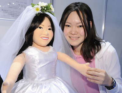 遠距離恋愛ももう大丈夫、大事な人にそっくりなロボット