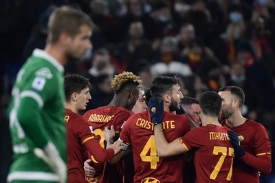 ローマ、連敗脱出で6位浮上 スペツィア下す