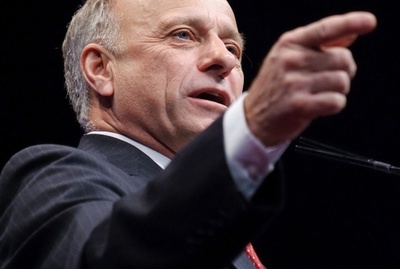 変化の兆し？ 白人主義者が米予備選敗退、差別に揺れた町に黒人市長誕生