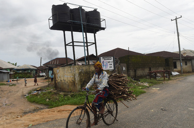 深夜の礼拝帰りに銃撃、14人死亡 ナイジェリア