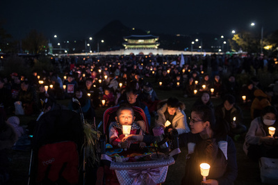 朴前大統領の辞任要求デモ、軍による鎮圧検討か 韓国国防省が調査へ