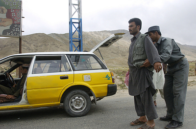 タリバン、新たにドイツ人ジャーナリストら2人拉致後、解放か