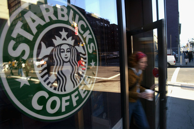 コーヒーと新聞を一緒にいかが？スタバとNYタイムズが提携