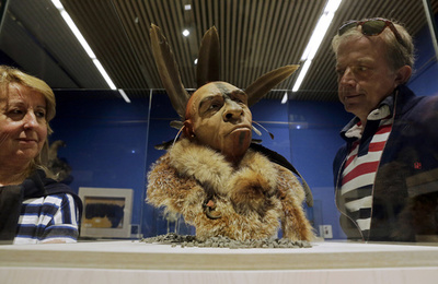 古代人の顔の特徴、部族間闘争するほど速く進化