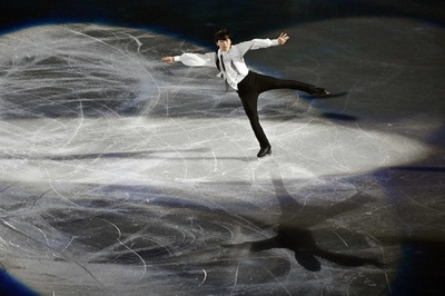 鍵山、千葉らがエキシビションに登場 四大陸フィギュア