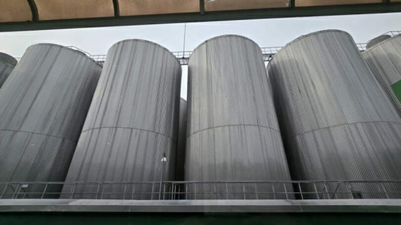 ハイト眞露の江原工場内に保存されているビールのタンク(c)KOREA WAVE