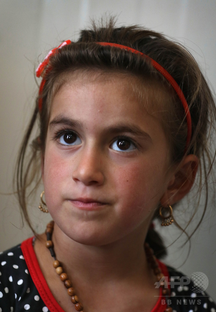 ISが拉致の6歳女児、3年ぶりに家族と再会 母親を認識できず イラク