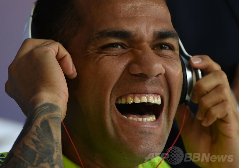 アウベス、イブラヒモビッチのW杯現地観戦を期待