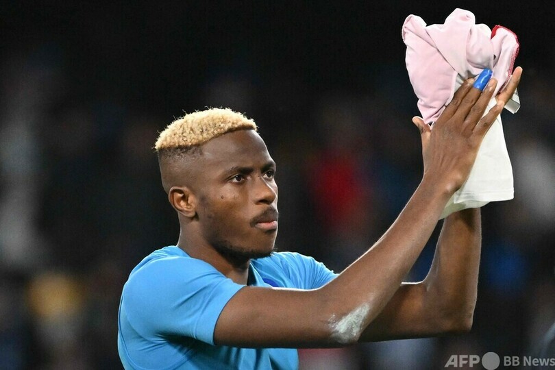 オシムヘンがナポリと契約延長 2026年まで