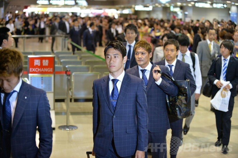 サッカー日本代表がブラジルから帰国 写真6枚 国際ニュース Afpbb News