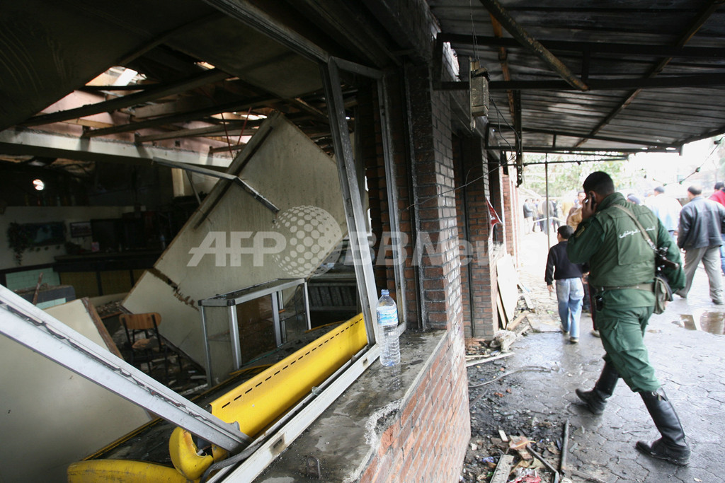 アルジェで2度の爆弾事件発生、17人死亡、82人負傷 - アルジェリア アルジェで2度の爆弾事件発生、17人死亡、82人負傷 - アルジェリア
