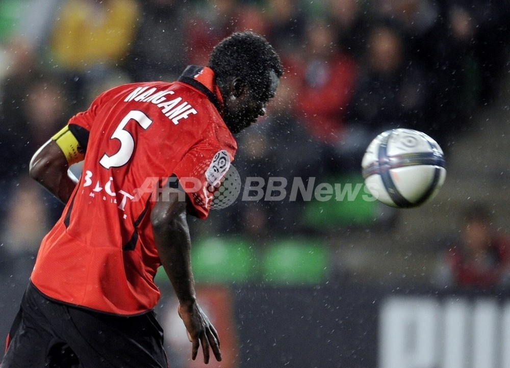 レンヌ 40年ぶりの首位 写真2枚 国際ニュース：AFPBB News