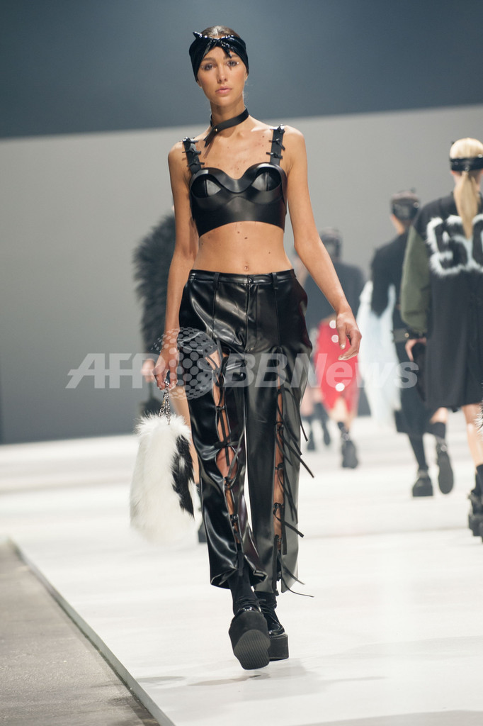 “アントワープ6”も出席、アントワープ王立芸術アカデミー卒業ファッションショー