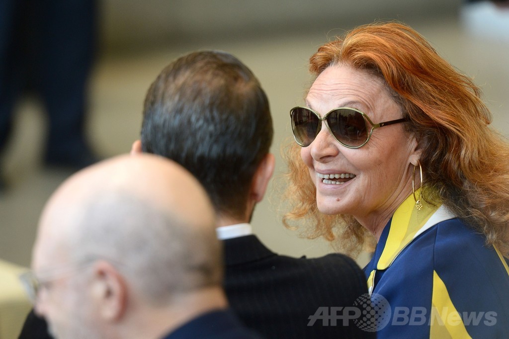 オバマ夫人がテープカット、アナ・ウィンター・コスチューム・センター開館式