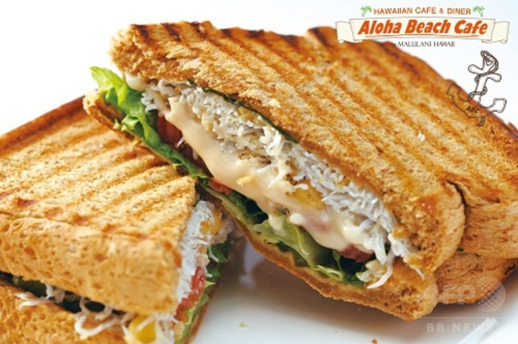 江ノ島「アロハビーチカフェ」でしらすホットサンドはいかが？