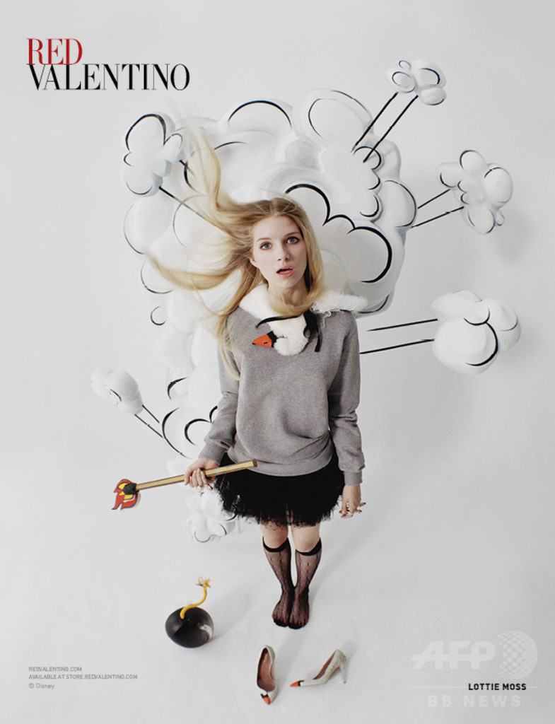 「レッド ヴァレンティノ」、ロティ・モスを新ADビジュアルに起用