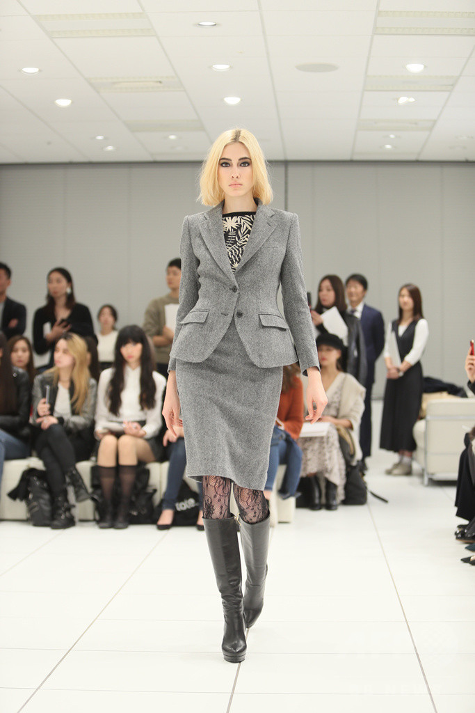 ユニクロの「カリーヌ･ロワトフェルド」コレクションに注目