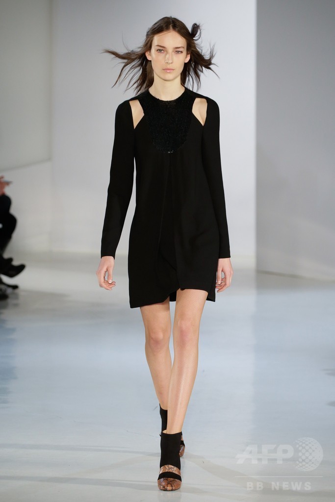 セクシー＆ロックなパーティスタイル、「ジル・スチュアート」15/16年秋冬