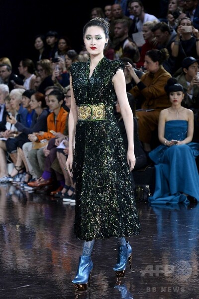 「グオ・ペイ」16/17年秋冬パリ・オートクチュール