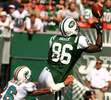 第2Qにタッチダウンを奪うジェッツのクリス・ベイカー（%%Chris Baker%%、右）。(c)AFP/Getty Images Al Bello