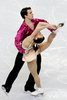 フィギュアスケート四大陸選手権2009（%%ISU Four Continents Figure Skating Championships 2009%%）ペア・ショートプログラム（SP）、64.36点を記録し2位につけたカナダのジェシカ・デュベ（%%Jessica Dube%%、右）とブライス・ダヴィソン（%%Bryce Davison%%）。（2009年2月4日撮影）(c)AFP/Getty Images/Matthew Stockman