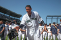 米大リーグ（MLB）、シアトル・マリナーズ（Seattle Mariners）のフェリックス・ヘルナンデス（Felix Hernandez）が15日、タンパベイ・レイズ（Tampa Bay Rays）戦に先発登板し、完全試合を達成した。

試合はマリナーズが1-0で勝利を収めた。

完全試合を達成し、チームメイトに祝福されたシアトル・マリナーズのフェリックス・ヘルナンデス（Felix Hernandez、2012年8月15日撮影）。(c)AFP/Getty Images/Otto Greule Jr