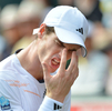 男子テニス、楽天ジャパンオープン（Rakuten Japan Open Tennis Championships 2012）は6日、東京の有明コロシアム（Ariake Coliseum）でシングルス準決勝が行われ、大会第1シードのアンディ・マレー（Andy Murray、英国）は3-6、7-6、6-7で第6シードのミロス・ラオニッチ（Milos Raonic、カナダ）に敗れた。

ポイントを奪われ落胆するアンディ・マレー（2012年10月6日撮影）。(c)AFP/KAZUHIRO NOGI