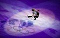 ソチ冬季五輪、フィギュアスケート・エキシビションの演技に臨むナタリー・プシャラ（Nathalie Pechalat）/ファビアン・ブルザ（Fabian Bourzat）組（2014年2月22日撮影）。(c)AFP/YURI KADOBNOV