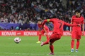 サッカーアジアカップ、準々決勝、オーストラリア対韓国。FKからチーム2点目を決める韓国の孫興民（2024年2月2日撮影）。(c)Giuseppe CACACE / AFP