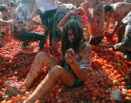 ★トマト祭★ 今年も豪快に！ コロンビアで恒例のトマト投げ祭り 写真18枚 国際