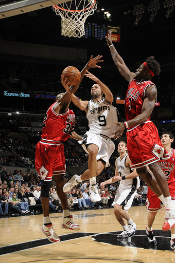 スパーズ ブルズを降しシーズン20勝目