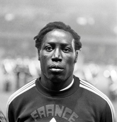 40年昏睡のサッカー選手死去 元仏代表アダムズ氏