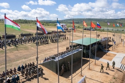 ロシア、極東で大規模軍事演習 中国など参加