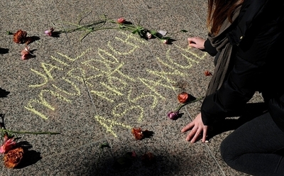 アサンジ容疑者のサイン入り公電はいかが？資金難のウィキリークスが競売