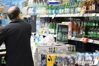 韓国・酒類に「健康税」導入論…焼酎・ビール価格上昇への懸念広がる