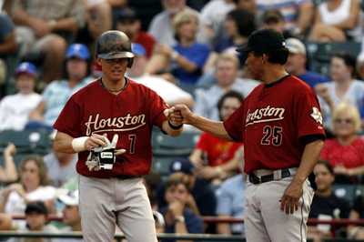 アストロズ 延長の末レンジャーズに勝利