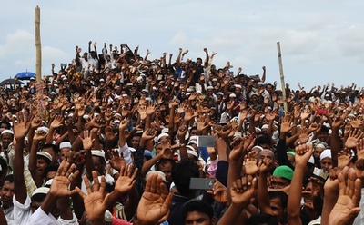大弾圧から1年、警察襲撃のロヒンギャ武装組織が声明 難民らはデモ