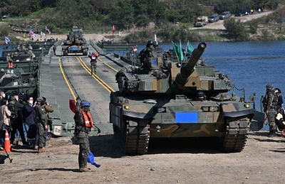 米韓両軍が渡河訓練