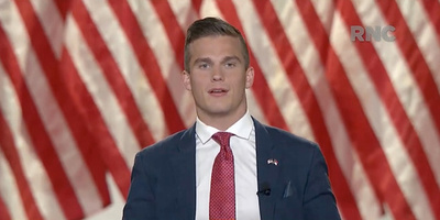 物議の25歳新人が当選 米下院選