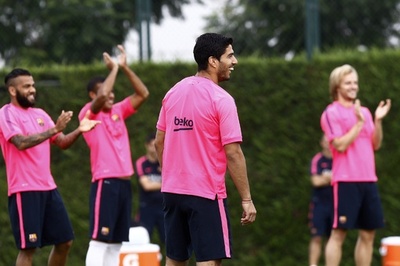 バルサのエンリケ監督、親善試合でスアレス起用か