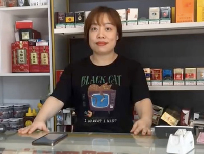深夜の注文を受けたコンビニのおかみさん 自殺を考えた中国青年を救う