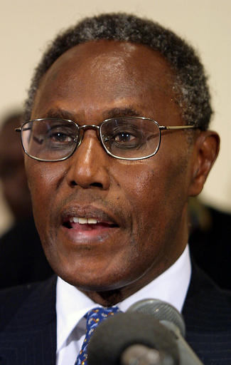 ケニア国内治安担当相、ヘリコプター事故死