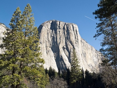 ヨセミテ渓谷の絶壁フリークライム成功、米男性2人が世界初快挙