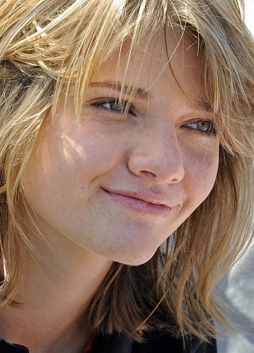 ヨット世界一周最年少目指す少女、｢嵐でめげそうに｣と告白