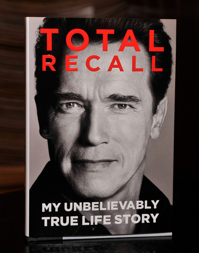 「妻とやり直したい…」、隠し子発覚のシュワルツェネッガー氏が回顧録