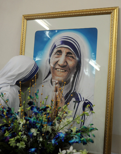 マザー・テレサの二番目の奇跡、法王が認定 列聖に弾み