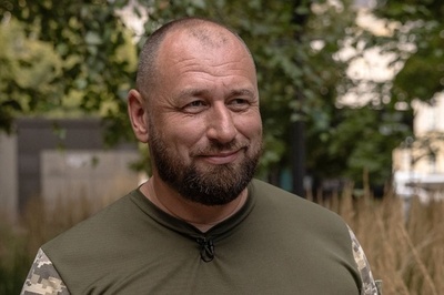 兵士に転身の「塹壕教授」、今度は駐ハンガリー大使に ウクライナ