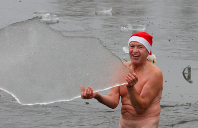 ドイツでクリスマスの寒中水泳